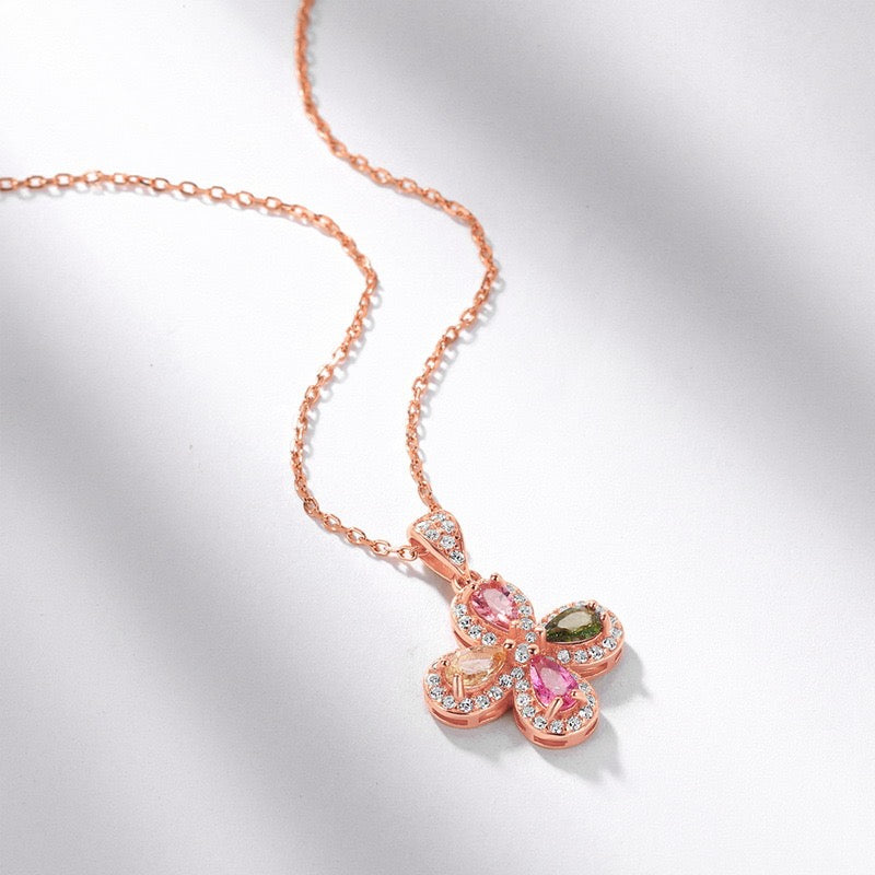 四葉のクローバートルマリンネックレス