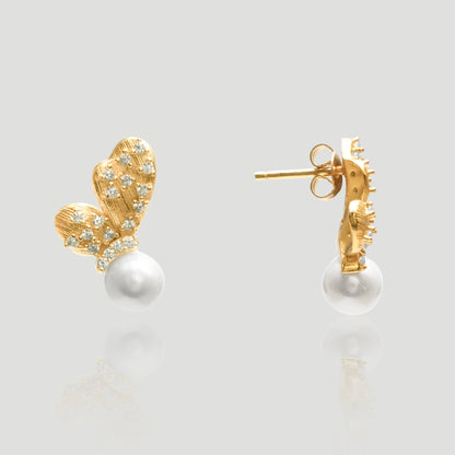 幸せパール蝶々ピアス